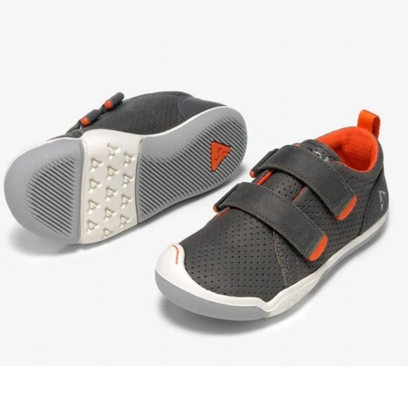 Plae ROEN Kids Shoes - Gray and Red 3 boys NWT - Picture 1 of 11